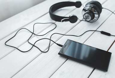 给大家讲解“微信群金花房卡哪里充值”房卡使用教程